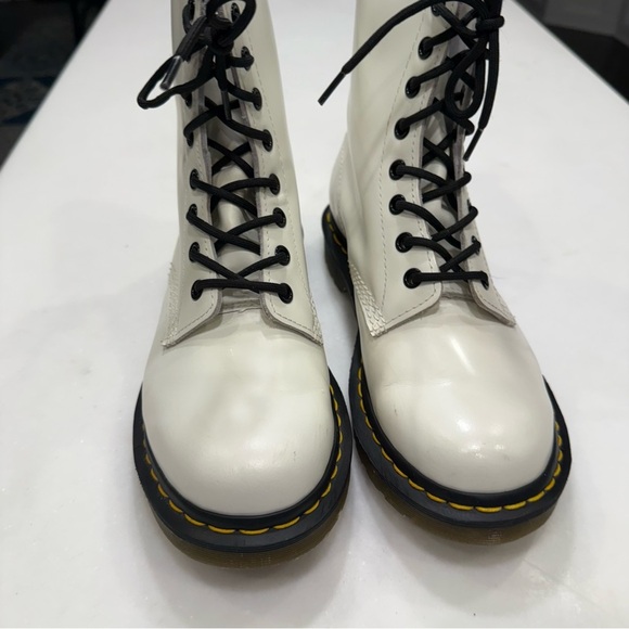 Dr. Martens Women’s 1460 Smooth White Leather Combat Boots Sz US 8 EU 39 NEW! - Picture 6 of 12